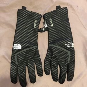 TNF Gore-Tex Infinium Closefit Tricot Gloves
